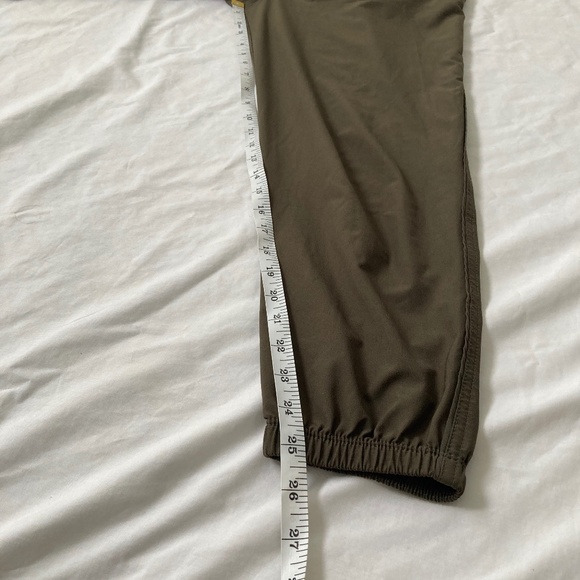 Vuori women’s sz M Weekend Jogger - Picture 9 of 9